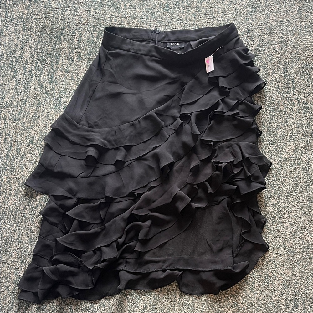 Elegant Black Ruffled Skirt msk size M